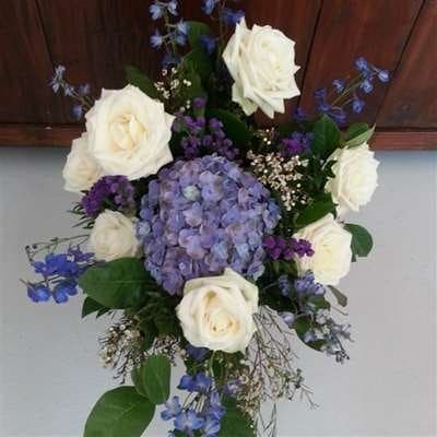 Bårebuket „Bårebuket med hortensia“ fra Miss Liss Blomster