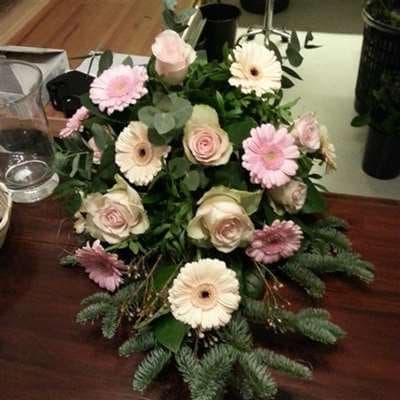 Bårebuket „Bårebuket 25“ fra Miss Liss Blomster