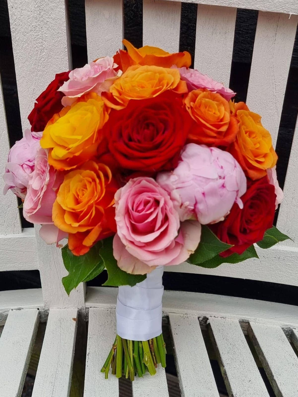 Brudebuket „Love and glow“ fra Miss Liss Blomster