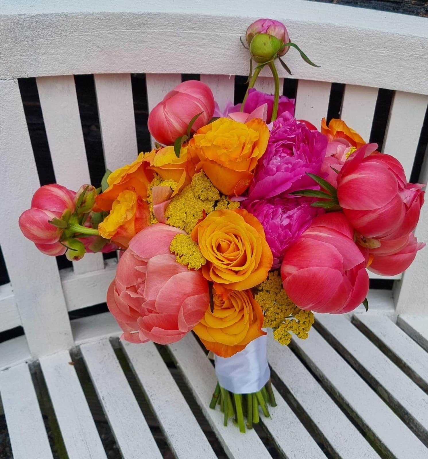 Brudebuket „Sunset glow“ fra Miss Liss Blomster