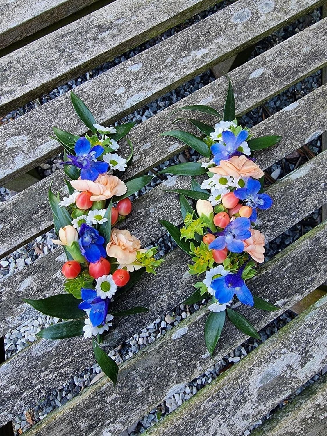 Hårpynt med friske blomster til bruden fra Miss Liss Blomster – billede 39