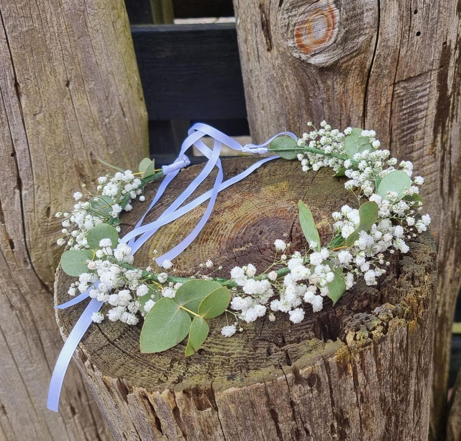 Hårpynt med friske blomster til bruden fra Miss Liss Blomster – billede 43