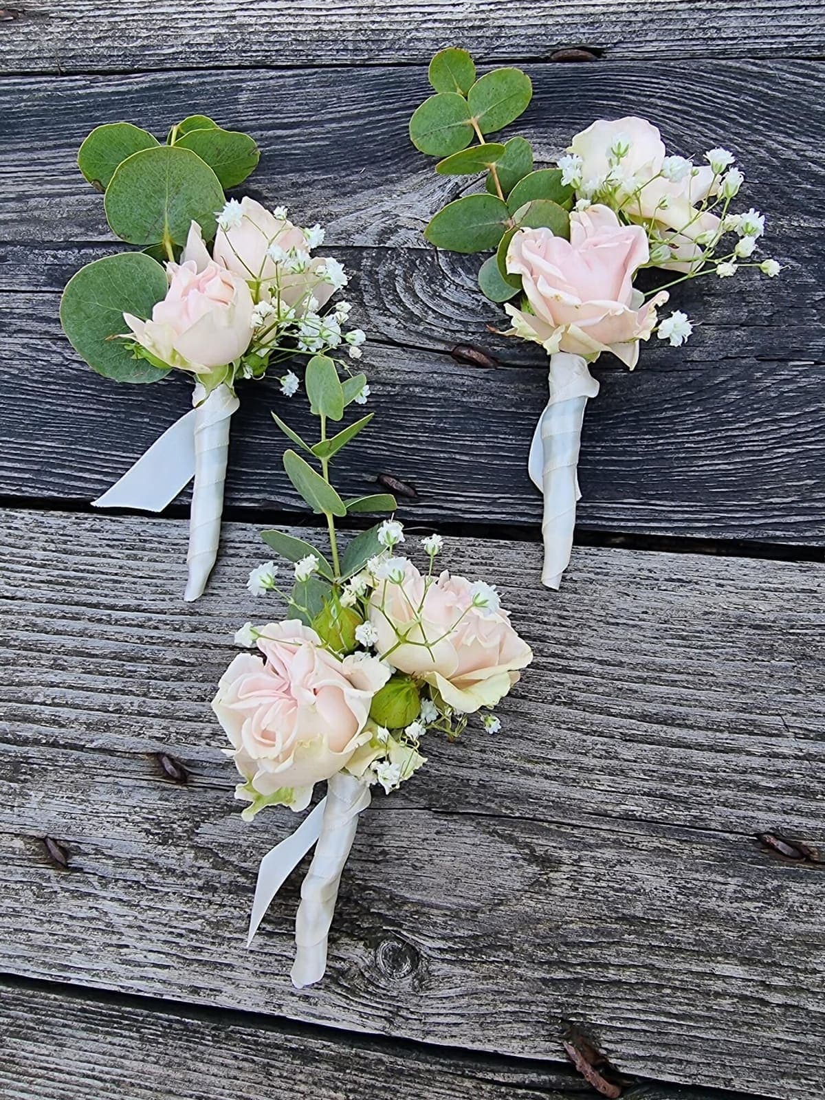Knaphulsblomst fra Miss Liss Blomster – billede 34