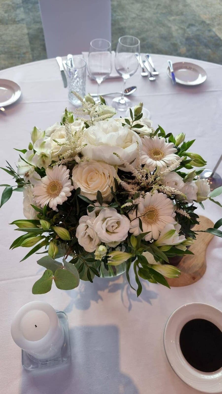 Blomsterdekoration til fest fra Miss Liss Blomster – billede 1